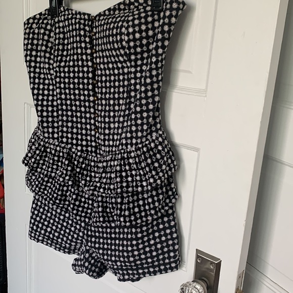 Rampage Strapless Shorts Romper - 13 - Picture 4 of 9